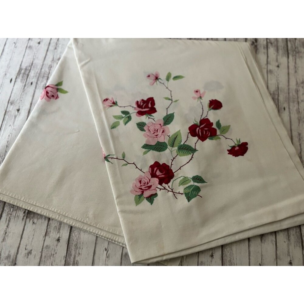Vintage Duchess Rose Wilendur Vintage Tablecloth 54x66 Long Rectangle Cottage